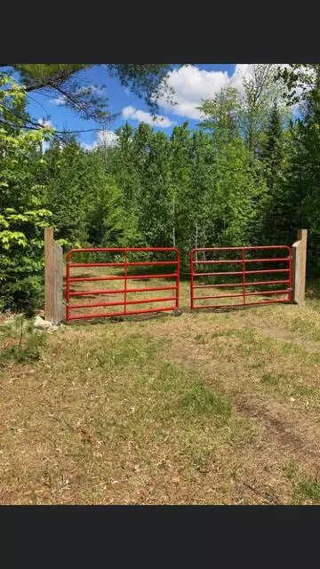 1239 State Road Route 150, Parkman, ME 04443