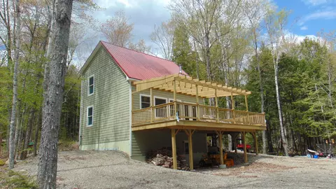 24 Go Devil Rd, Lincoln, ME 04457