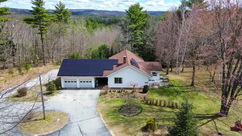 28 Rabbit Valley Rd, Oxford, ME 04270