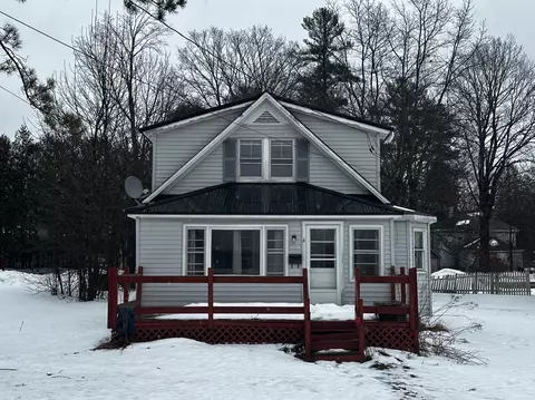 4 Holland St, Houlton, ME 04730