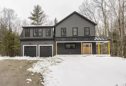 11 Perennial Dr, North Yarmouth, ME 04097