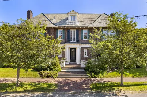98 Carroll St, Portland, ME 04102