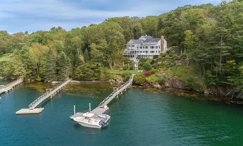 429 Ocean Point Rd, Boothbay, ME 04544