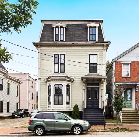 34 Pine St #3, Portland, ME 04102