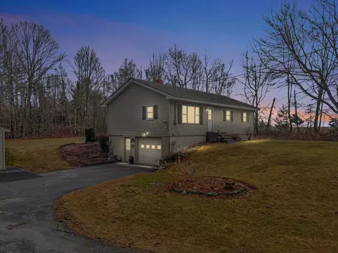 569 Benton Rd, Albion, ME 04910