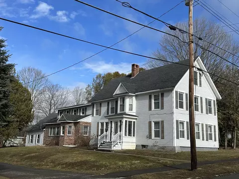 8 Charles St, Houlton, ME 04730