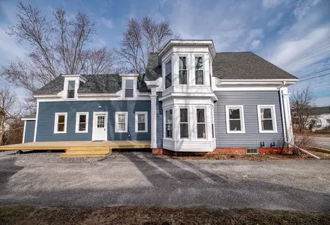 16 Lincoln St, Richmond, ME 04357