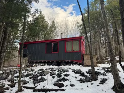 10 Little Falls Dr, Concord Twp, ME 04920