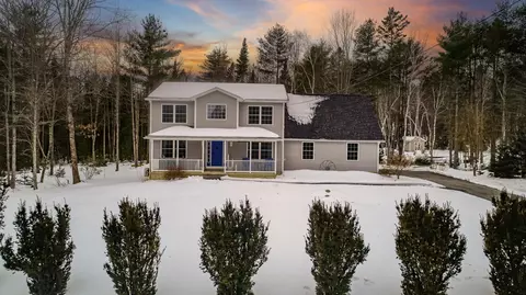 53 Cambridge Dr, Hermon, ME 04401