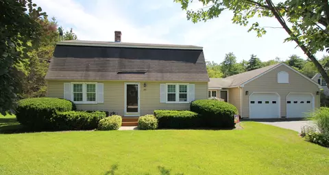 30 Hillview Ave, Saco, ME 04072