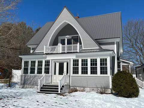 2 Chandler Ct, Houlton, ME 04730