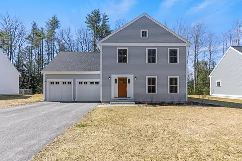 12 Limerick Dr, Yarmouth, ME 04096