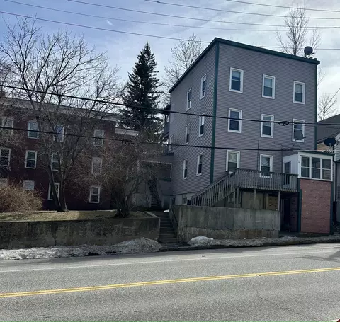 78 Broad St, Auburn, ME 04210