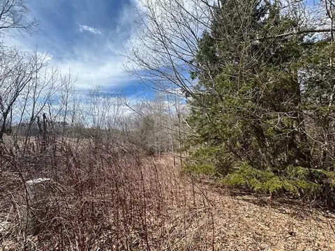 27 Greenfield Dr, Camden, ME 04843