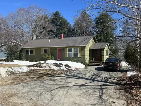 53 Sunset Dr, Millinocket, ME 04462