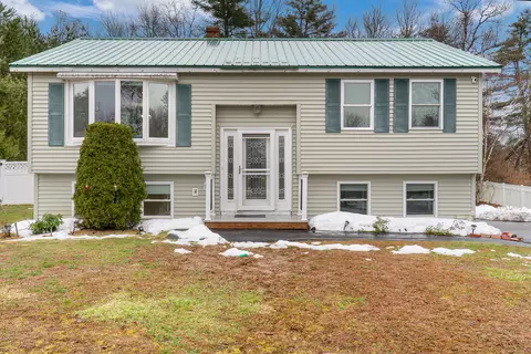 14 Libby Dr, Buxton, ME 04093