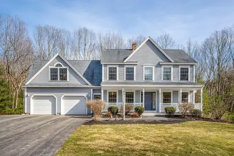 7 Elizabeth Ln, Scarborough, ME 04074