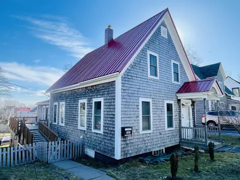 40 Key St, Eastport, ME 04631