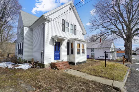 29 Knapp St, Livermore Falls, ME 04254