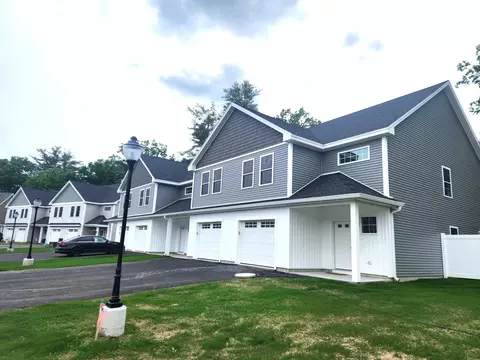 20 Sidetrack Ln #H3, Springvale, ME 04083