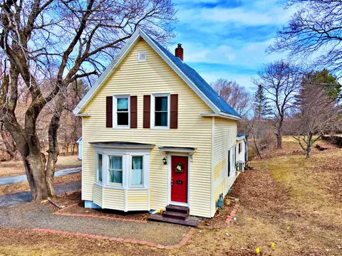 34 Pendleton St, Brewer, ME 04412