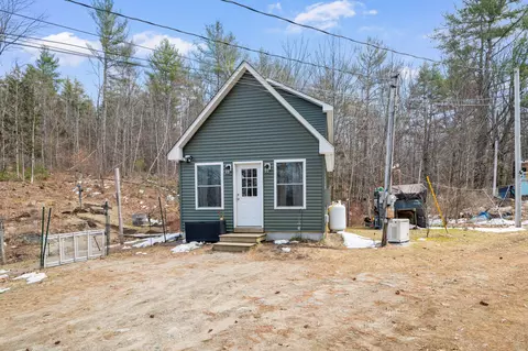 30 Frost Dr, Winthrop, ME 04364