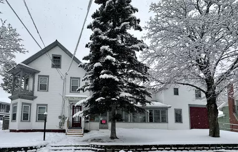 4 Tucker St, Norway, ME 04268