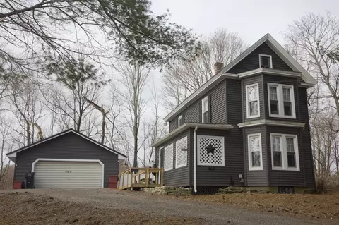 22 Parker St, Bangor, ME 04401