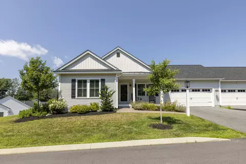 33 Maxwell Woods Dr #35, Cape Elizabeth, ME 04107