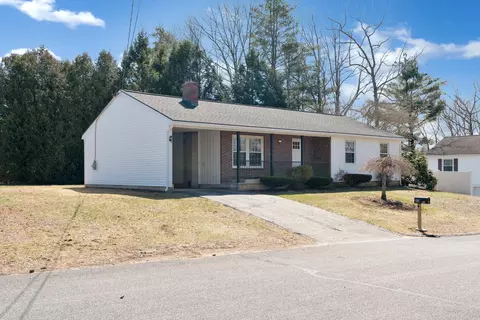 46 Milton Ave, Sanford, ME 04073