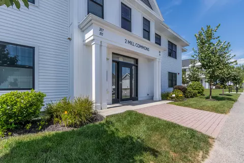 2 Mill Commons Dr #208, Scarborough, ME 04074