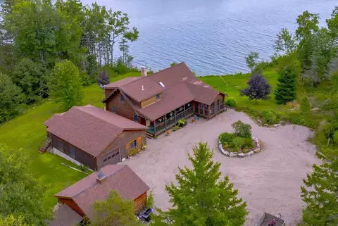 20 Robbins Point Rd, Gouldsboro, ME 04607