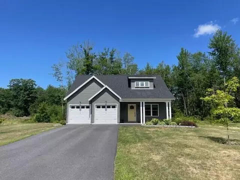 21 Beacon Dr, Brunswick, ME 04011