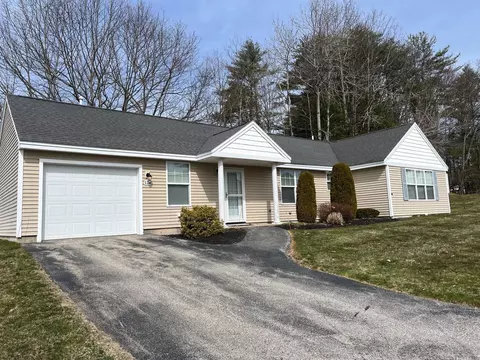 12 Macintosh Ln # A, Old Orchard Beach, ME 04064