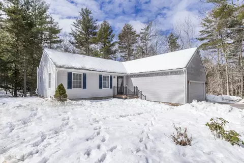 175 Dutton Hl, Gray, ME 04039