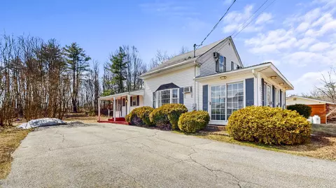 387 Montello St, Lewiston, ME 04240