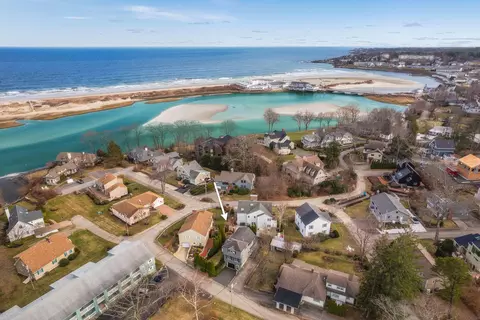 52 Green Needle Ln, Ogunquit, ME 03907