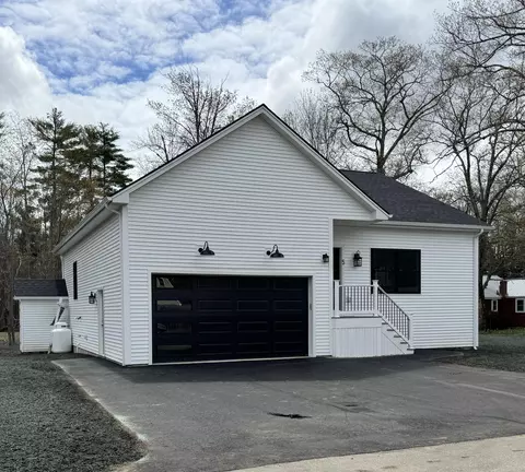 5 Charles Rd, Saco, ME 04072