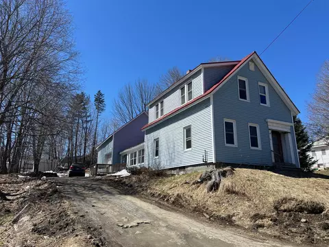 15 Mill St, Dexter, ME 04930