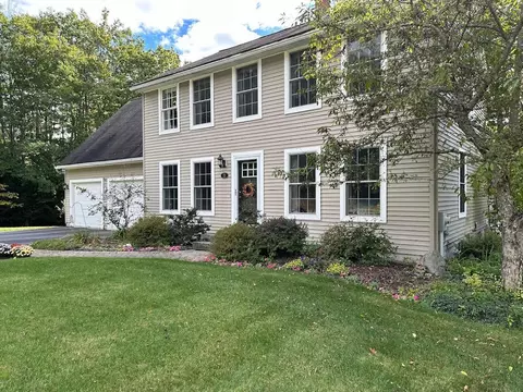 11 Polliwog Ln, Gorham, ME 04038