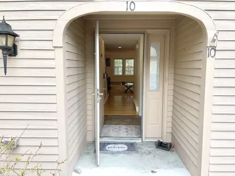 10 Dresden Ct #10, Portland, ME 04103