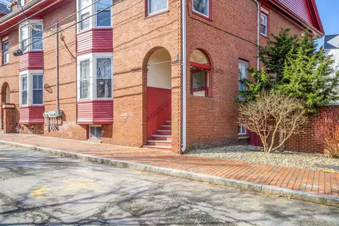 3 Walker St #103, Portland, ME 04102