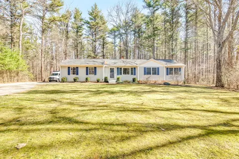 43 Miller Rd, Kittery Point, ME 03905