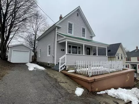 13 Hammond St, Sanford, ME 04073