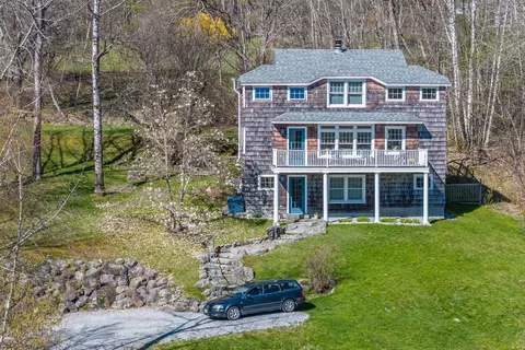 19 Blueberry Ln, Camden, ME 04843