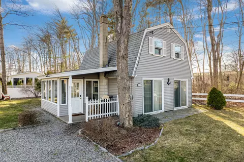 16 Maynard St, Wells, ME 04090