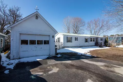 6 Aldrich Ave, Norway, ME 04268