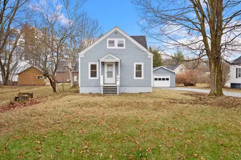 21 Park Ave, Dixfield, ME 04224