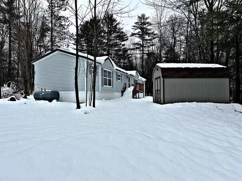 63 Summer St, Oakland, ME 04963