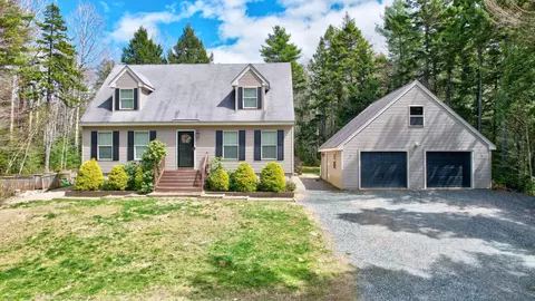 41 Ridgewood Ct, Hancock, ME 04640